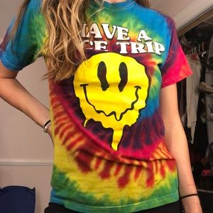 Graphic “Have a nice trip” tee! Trippy🍄